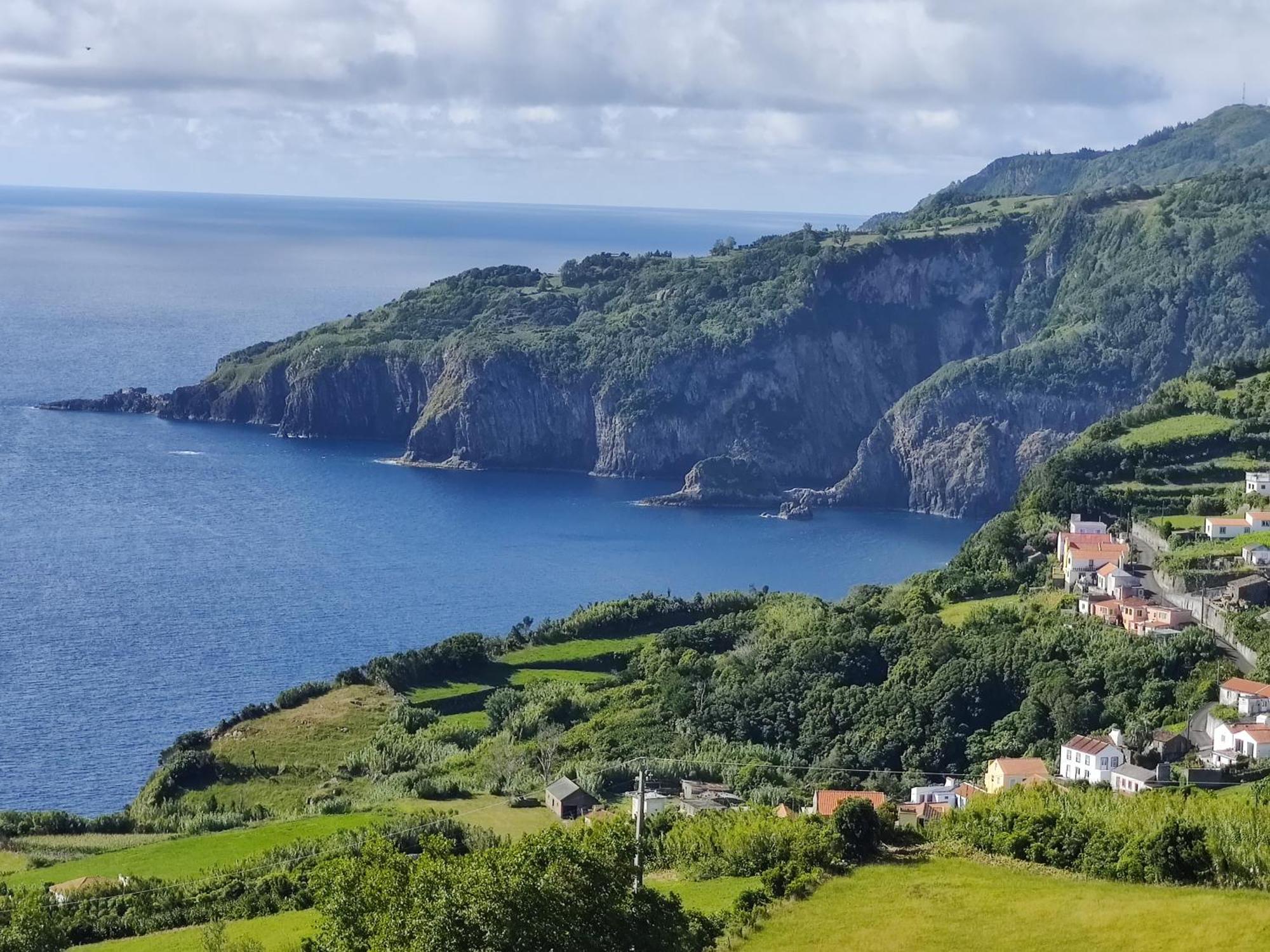 サンタ・クルス・ダス・フローレス Ocean View Cedrosヴィラ エクステリア 写真